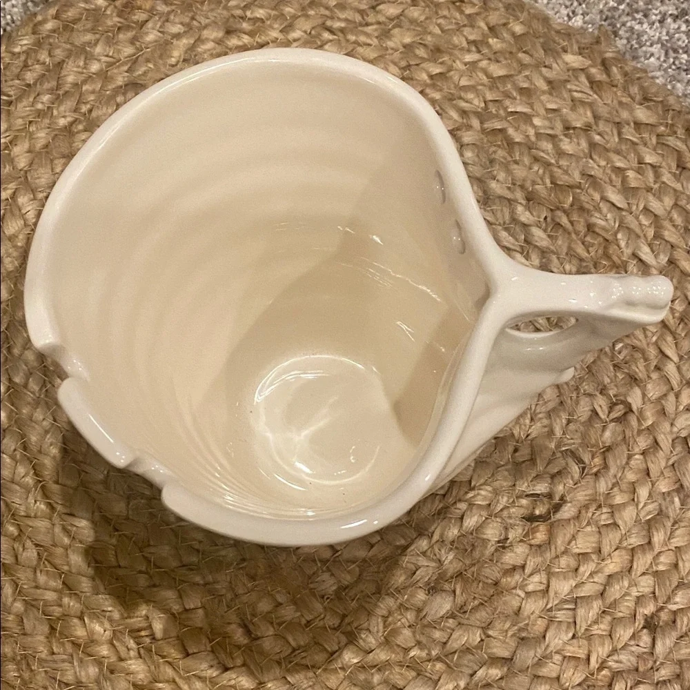 Elan Beehive Udon or Ramen Ceramic Bowl. Off White.